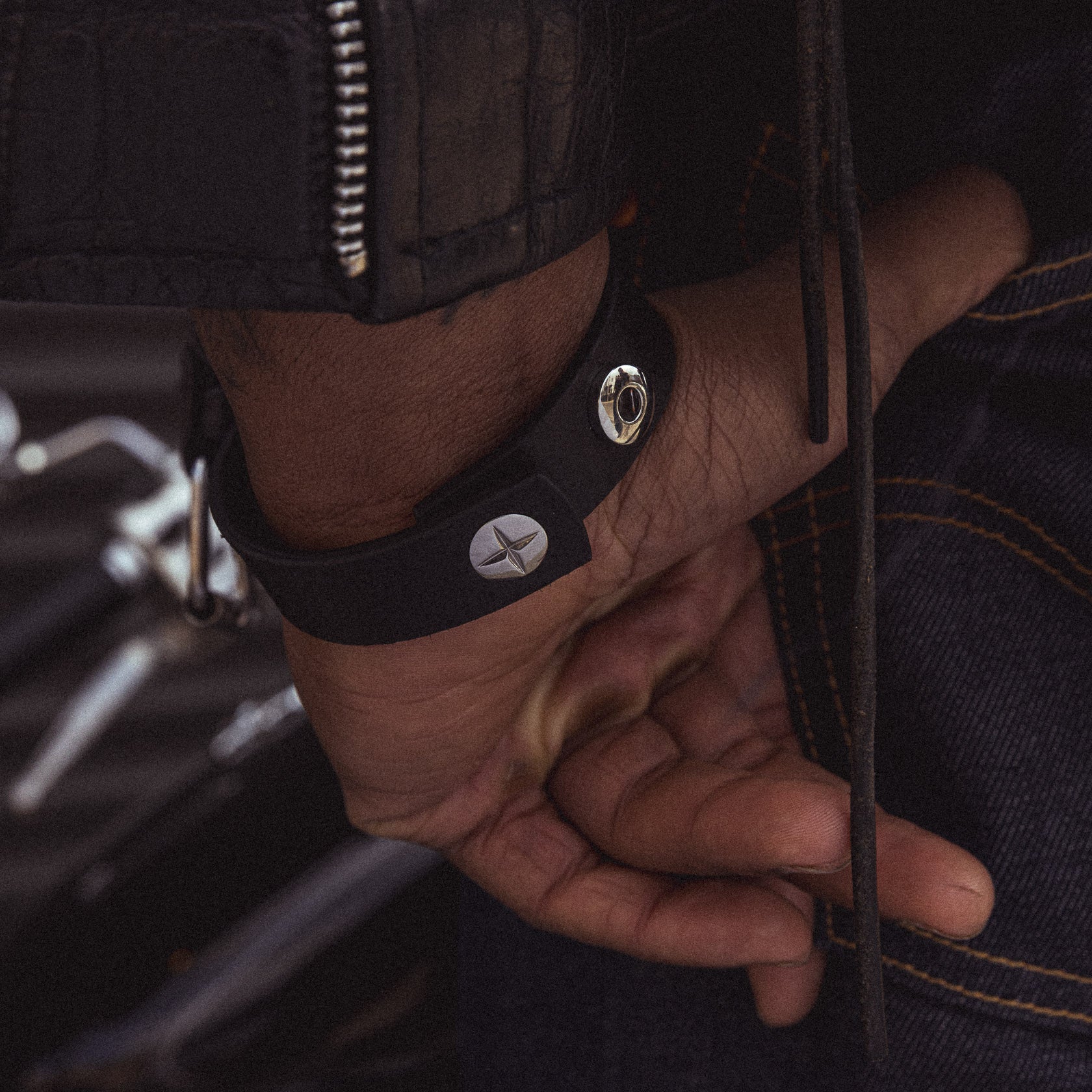 stainless steel and premium Italian vegetable-tanned leather black snap cuff bracelet for men
