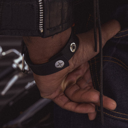 stainless steel and premium Italian vegetable-tanned leather black snap cuff bracelet for men
