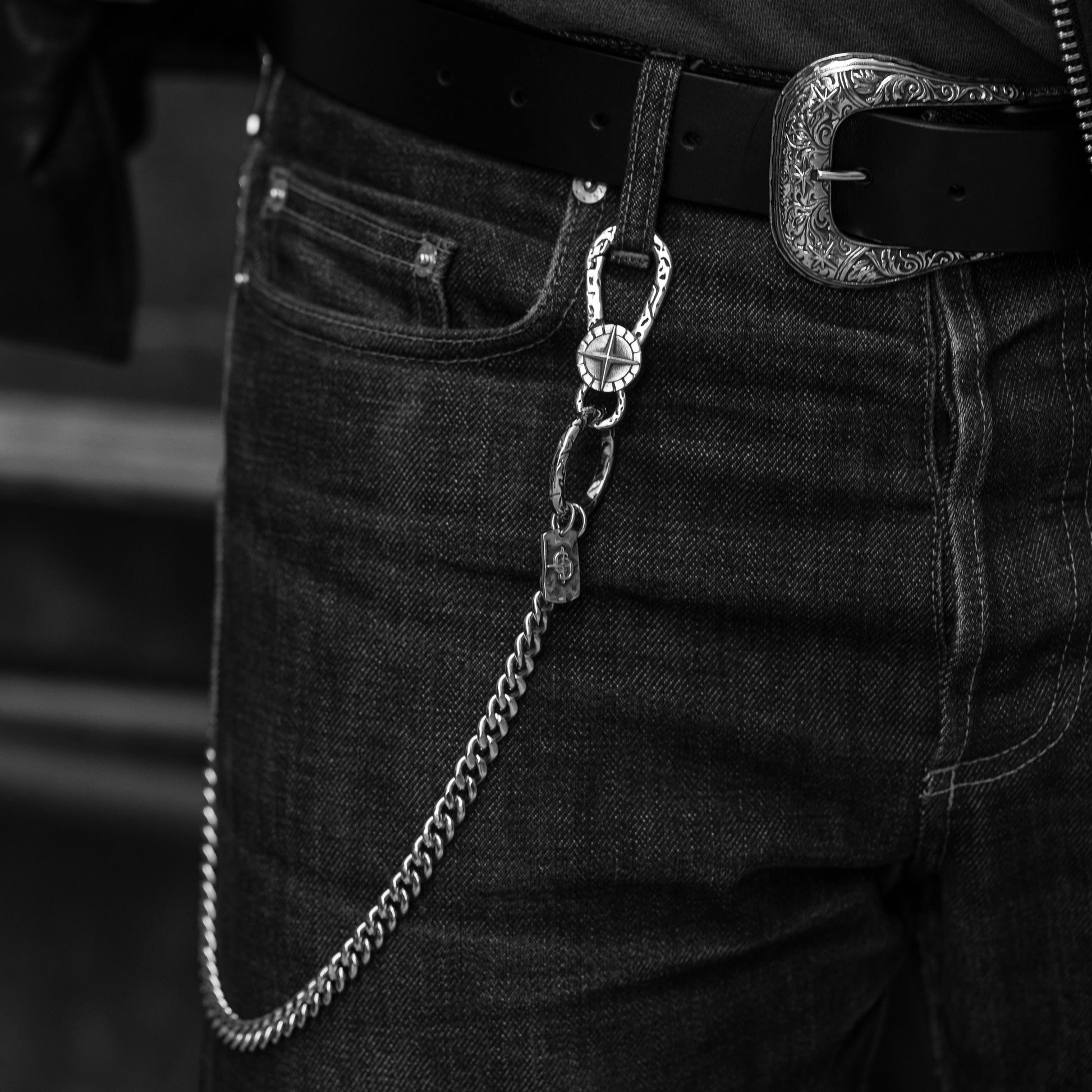 Wallet on a Chain in Black