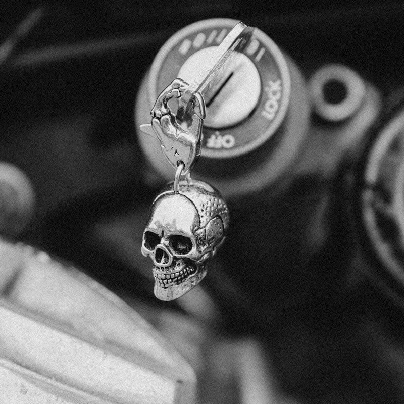 Silver skull keychain hotsell